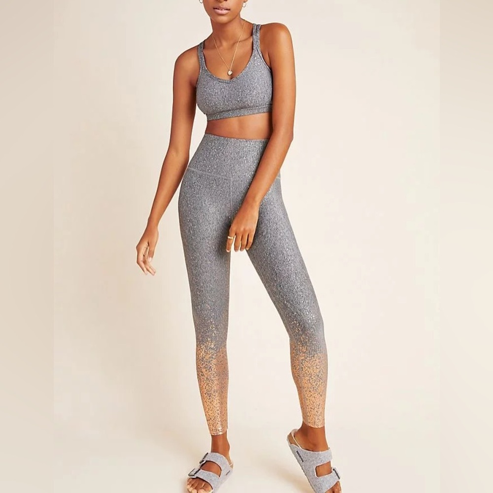 Beyond yoga grey and metallic gold leggings size xs sports bra small